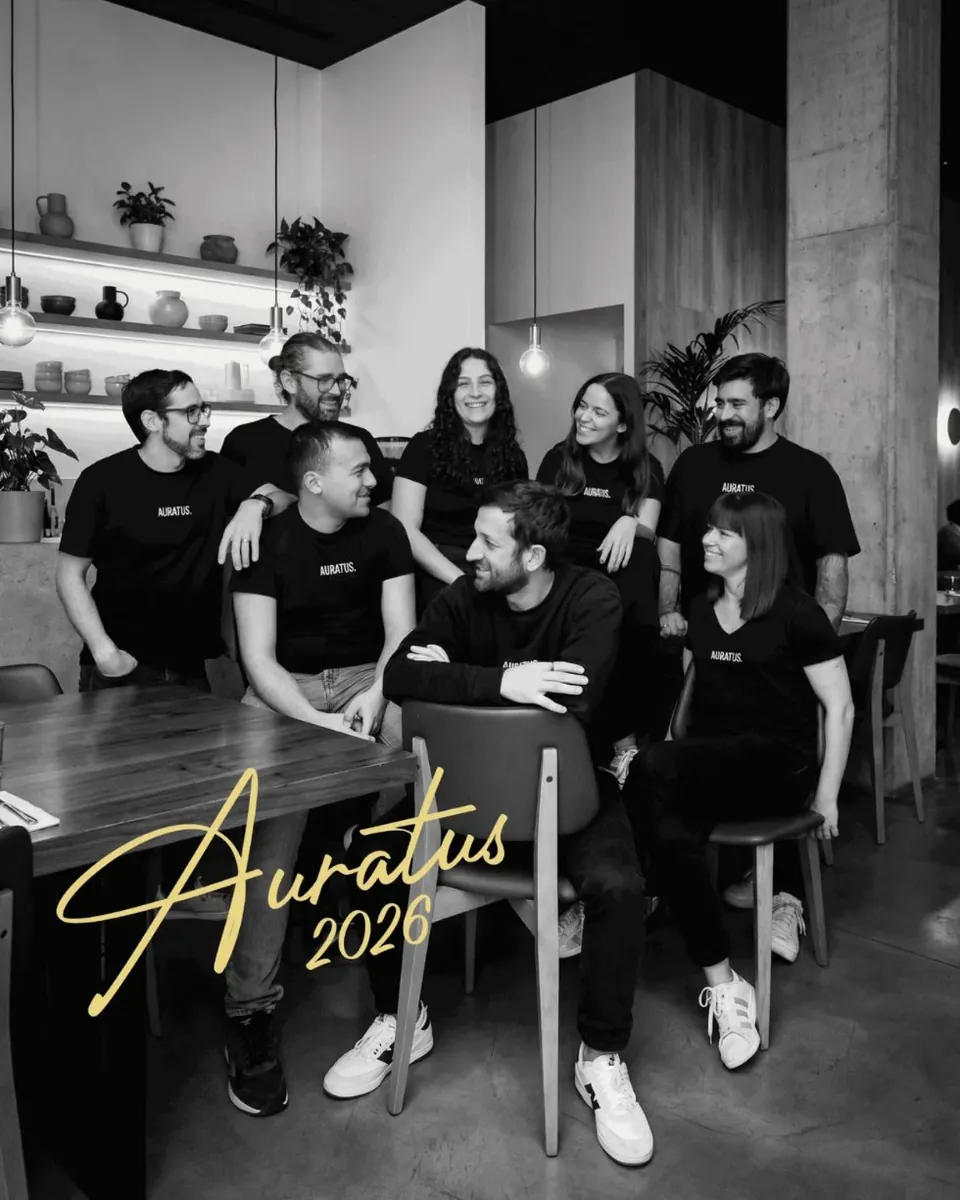 A equipa da Auratus reunida num restaurante